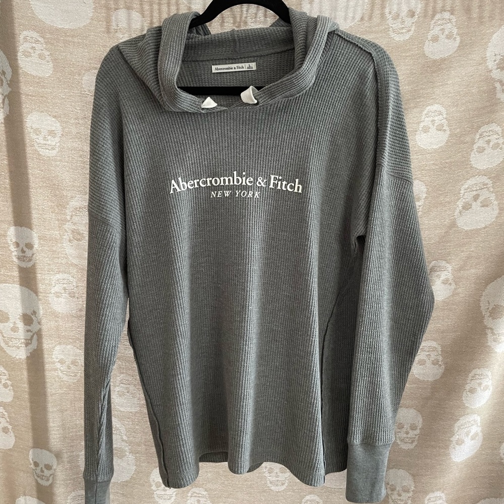 SIZE LARGE LONG SLEEVE HOODIE